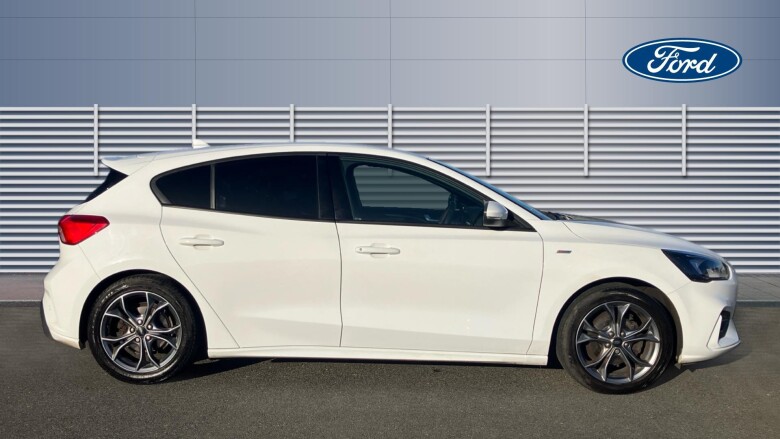 Ford Focus 1.0 EcoBoost 125 ST-Line Nav 5dr Petrol Hatchback